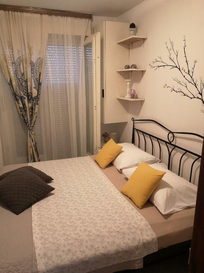 Ferienwohnung Apartman Mera Zadar Exterior foto
